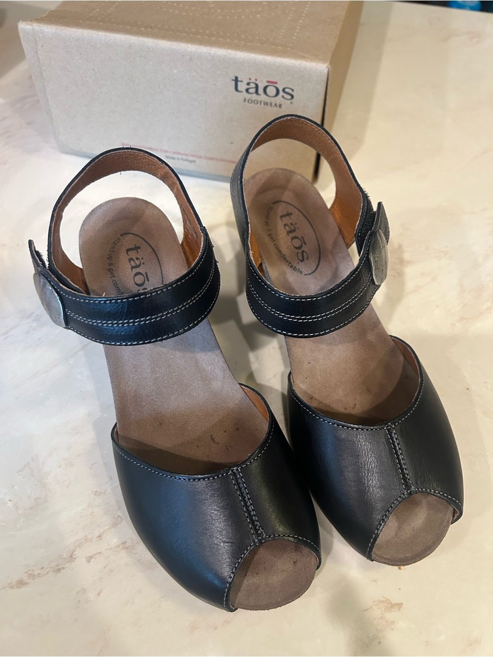 Taos Footwear Black Leather Peep-Toe Clog Sandals